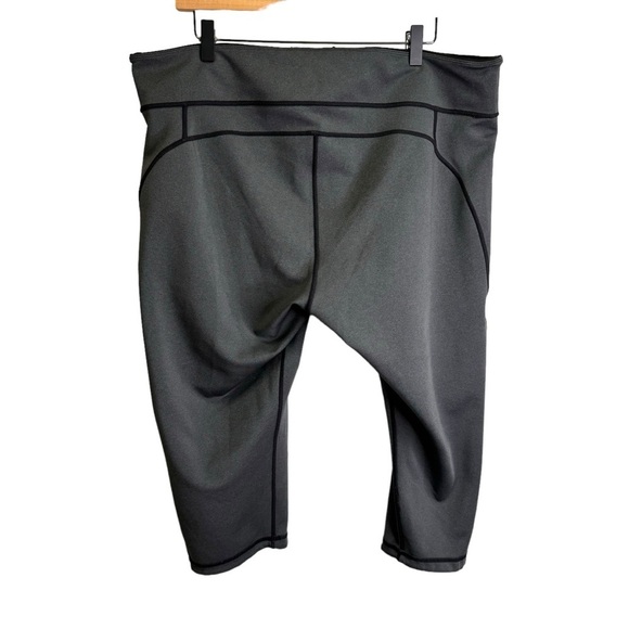 Pennington's Nola Activewear Black & Grey Reversible Capri S|ize 1x - Picture 2 of 10